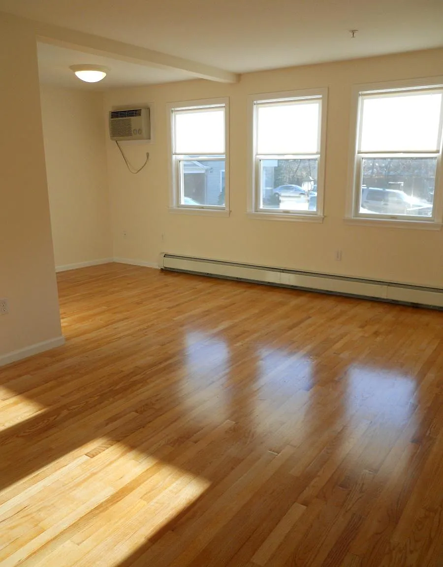 2 bed, 1.5 bath, 1000 sqft, $3,100 — Photo 1