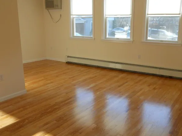 174 Summer St APT 12, Arlington, MA 02474
