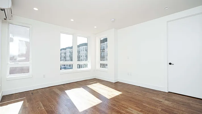 Rented by Nooklyn NYC LLC | media 118