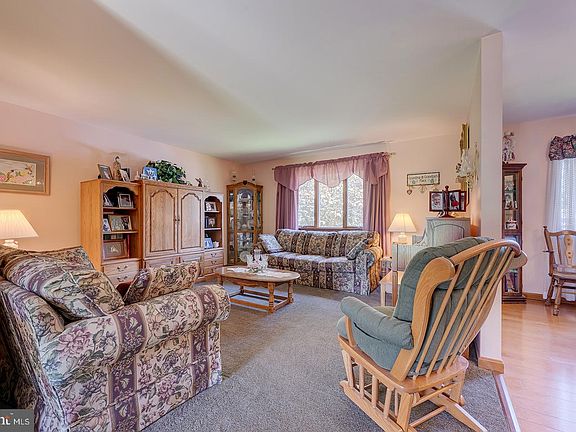 4th image of 549 Abbotts Pond Rd