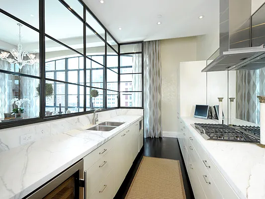Sold by Sotheby's International Realty | media 7