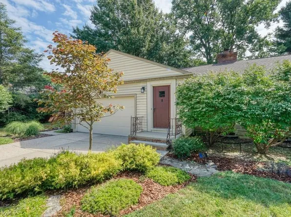 301 Breezewood Dr, Bay Village, OH 44140