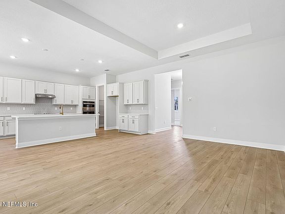 4th image of 114 CRES SHRS Road