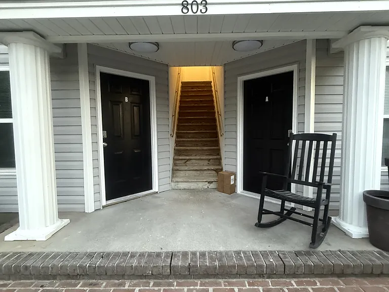 803 6th Ave S #B — Photo 16