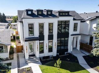 1425 E 44th St SW, Calgary, AB T3C2A7