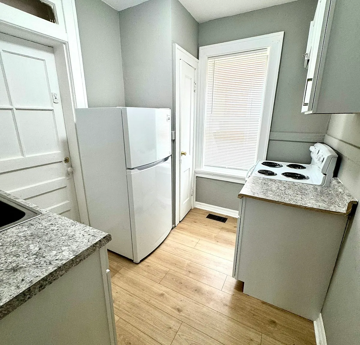 4223 Ellenwood Avenue, Unit 102 — Photo 2
