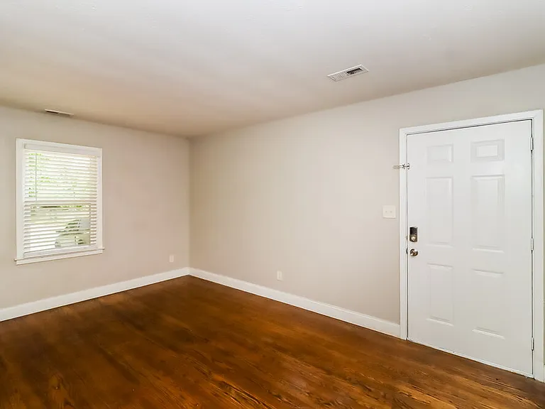 5401 Snow White Ln — Photo 6