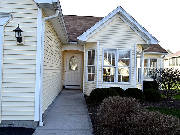 3rd image of 1375 Harwood Ln