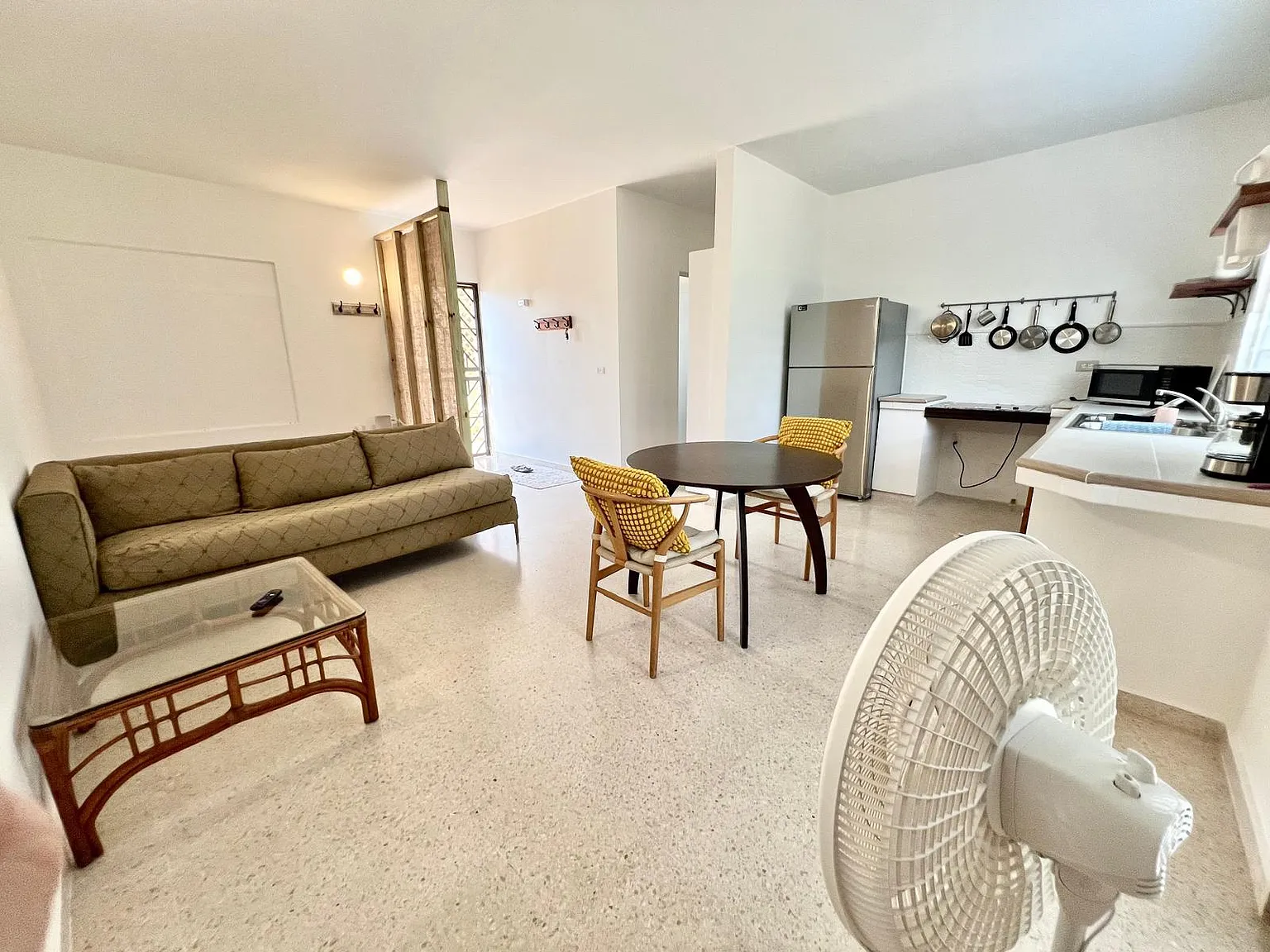 Studio, 325 sqft, $650 — Photo 3