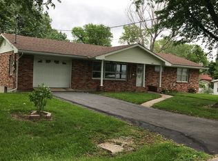 209 W Harris St, Sturgeon, MO 65284