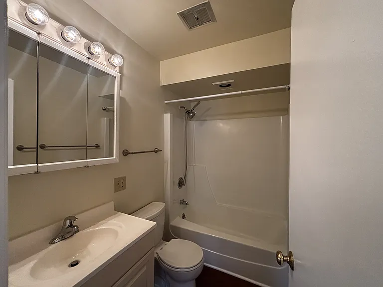 261A Monroe St #A — Photo 23