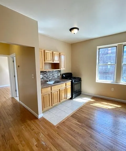 1025 N Broad St — Photo 1