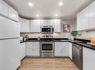 1031 Crestview Dr #1, Mountain View, CA 94040