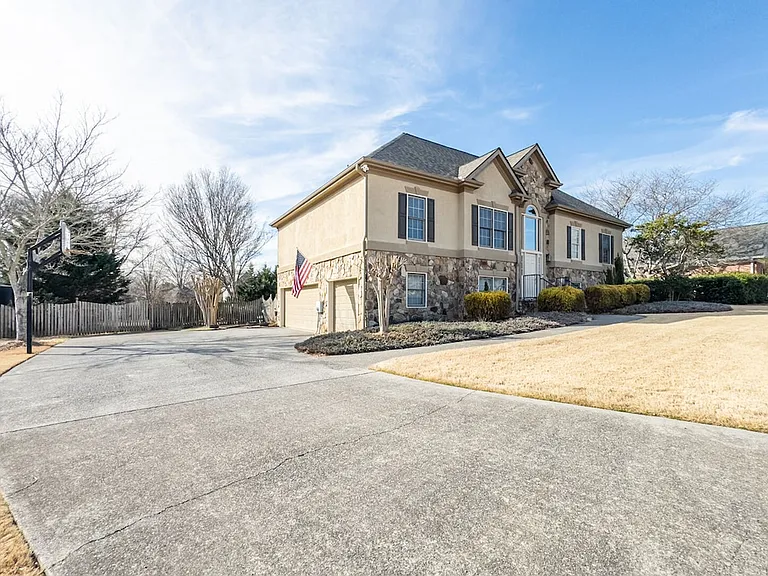 530 Waterford Dr #ID1234803P — Photo 30