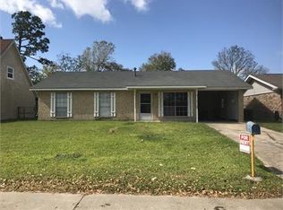 215 Hanson Dr, Houma, LA 70360