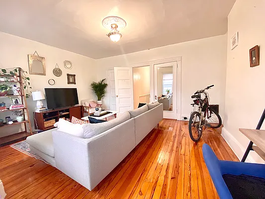 Rented by Compass | media 13