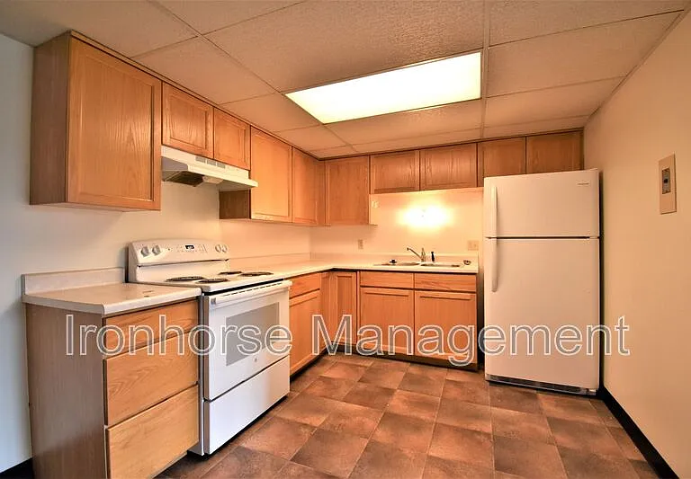 805 W Villard St #7 — Photo 5