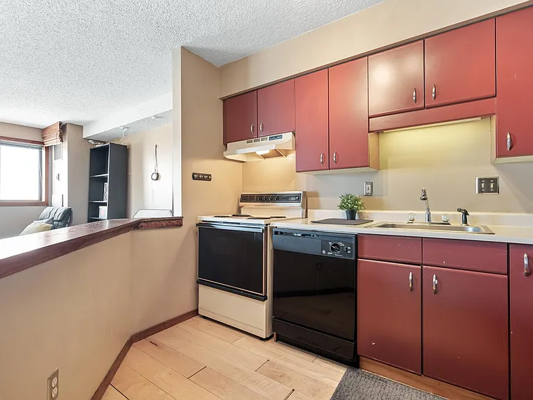 78 10th St E #1907 — Photo 11