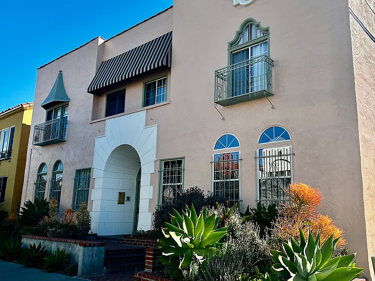 314 N Curson Ave #103 — Photo 1