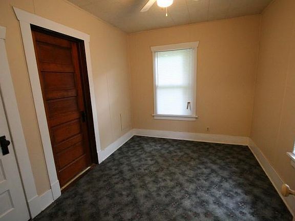 3rd image of 409 13th St SE