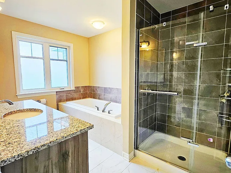 1103 Barrow Ave — Photo 10