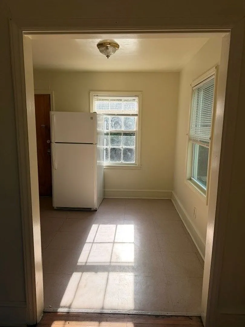 2 bedroom 1 bathroom house — Photo 3