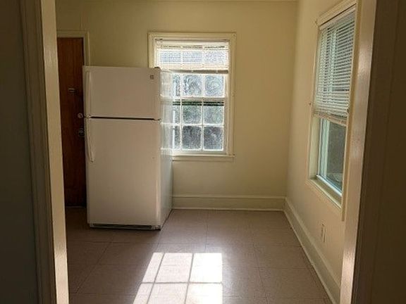 3rd image of 1901 Ashley Rd