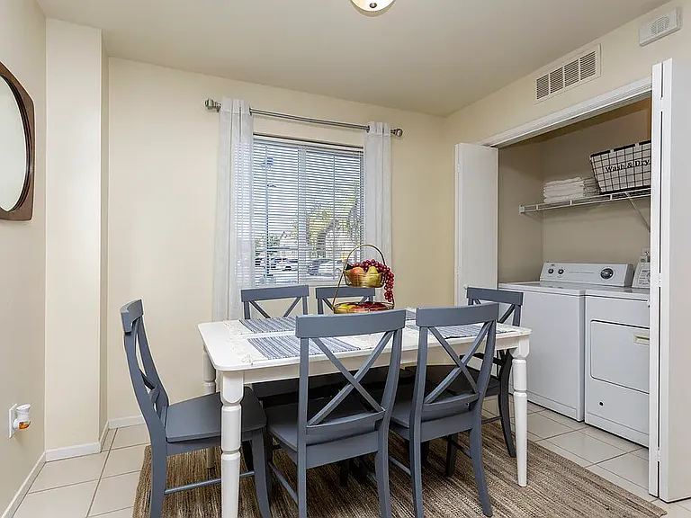 Golden Valley Luxury Apartments — Photo 14