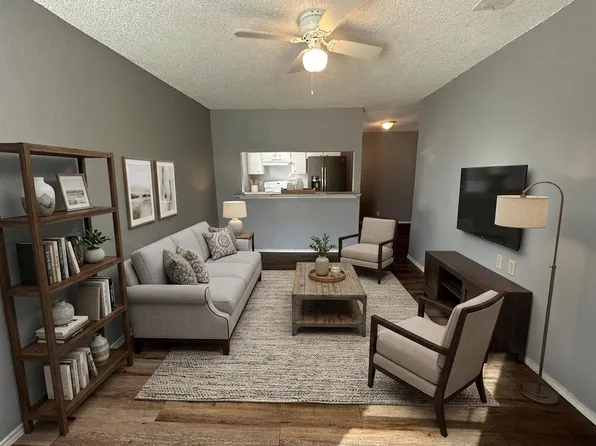 518 Briggs St, 518 Briggs St APT 401, San Antonio, TX 78211