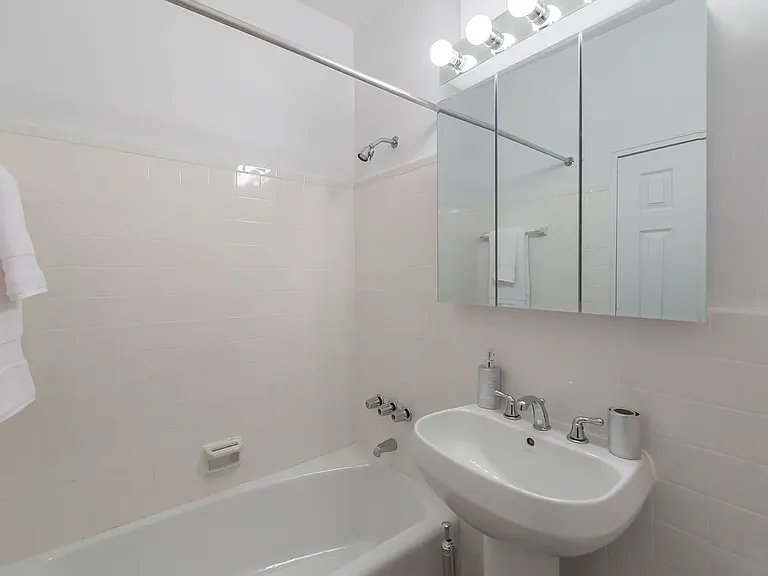 420 E 80th St #4I — Photo 6