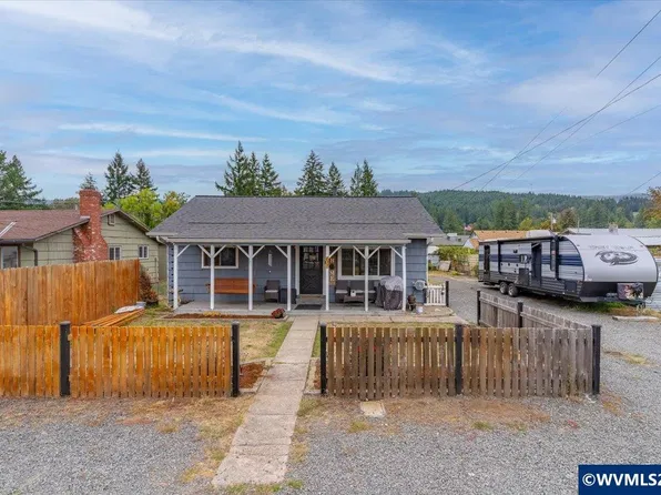 677 SW Douglas St, Mill City, OR 97360