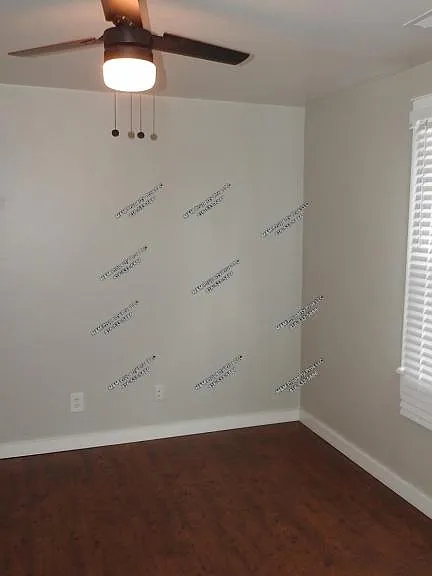 517 Holmes St — Photo 12