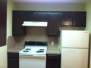 Bryan Court at 309 Bryan St — Photo 2