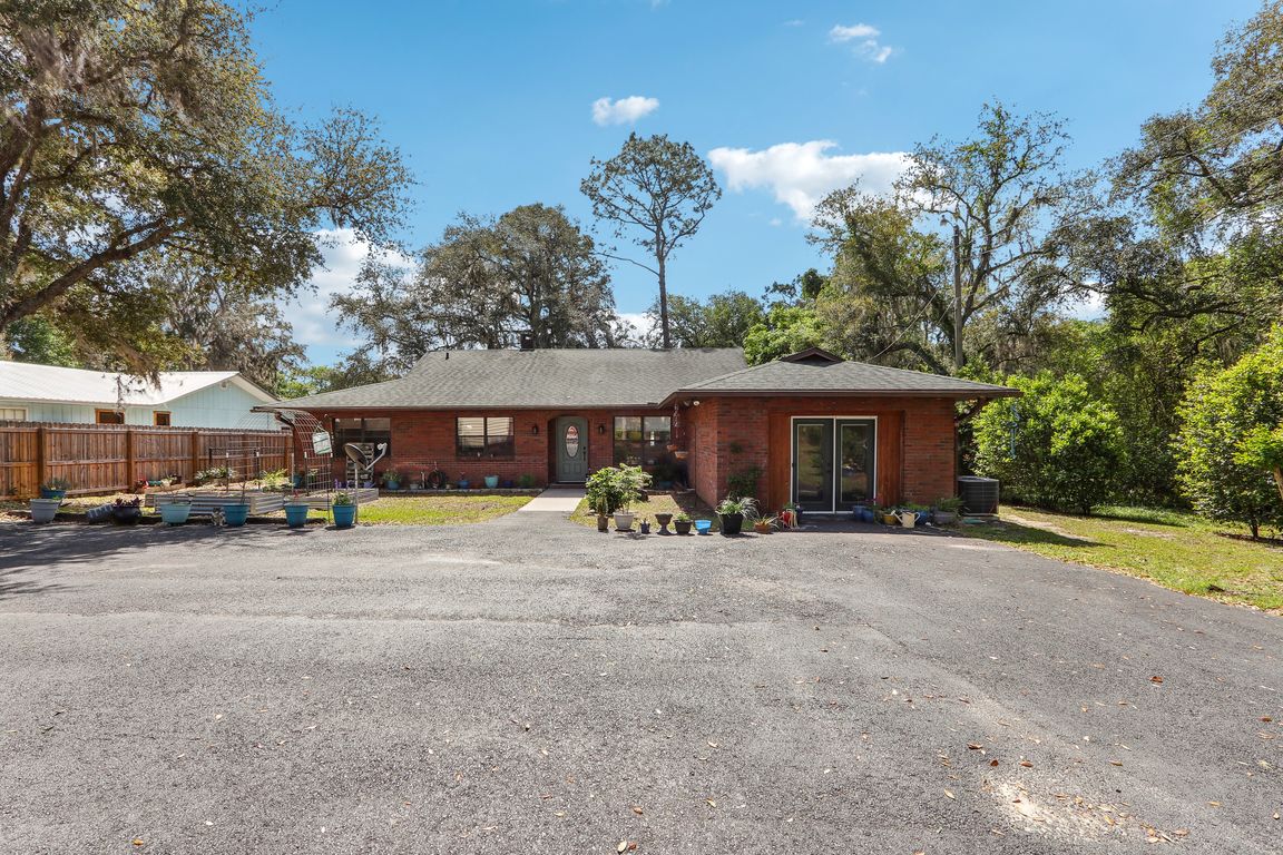 Silver Sands Cir-1604-001.jpg