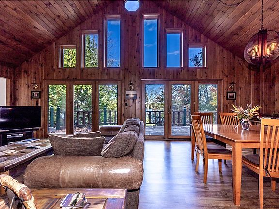 3rd image of 3685 Center Sugarbush Ln