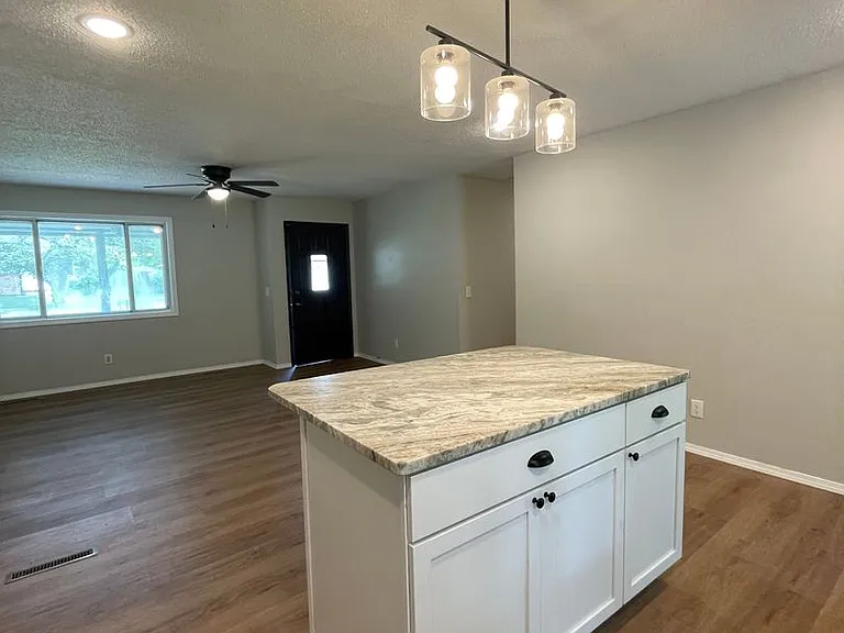 125 N Fairwood Ave — Photo 4