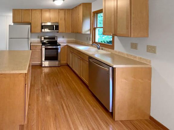 3rd image of 7407 Upper 167th Ct W
