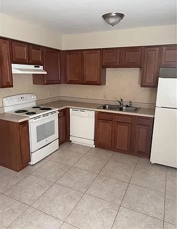 126 Lakewood Dr #52 — Photo 5