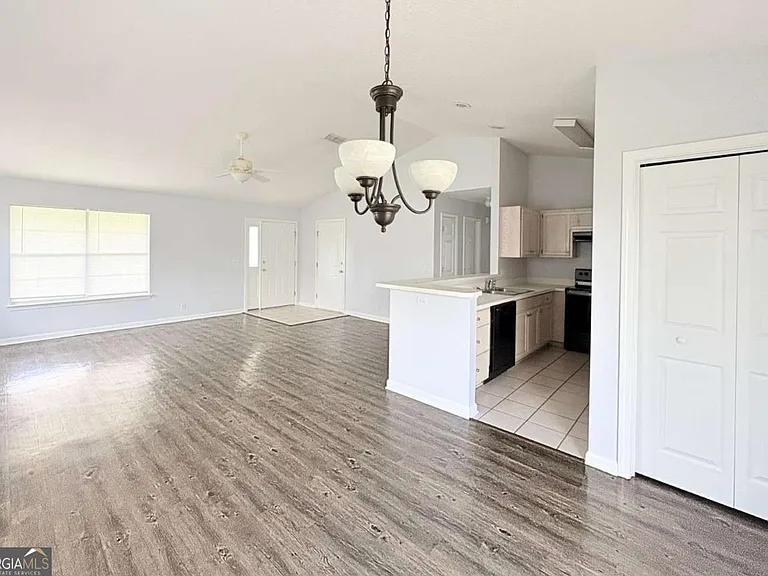 120 Pleasant Breeze Way — Photo 10