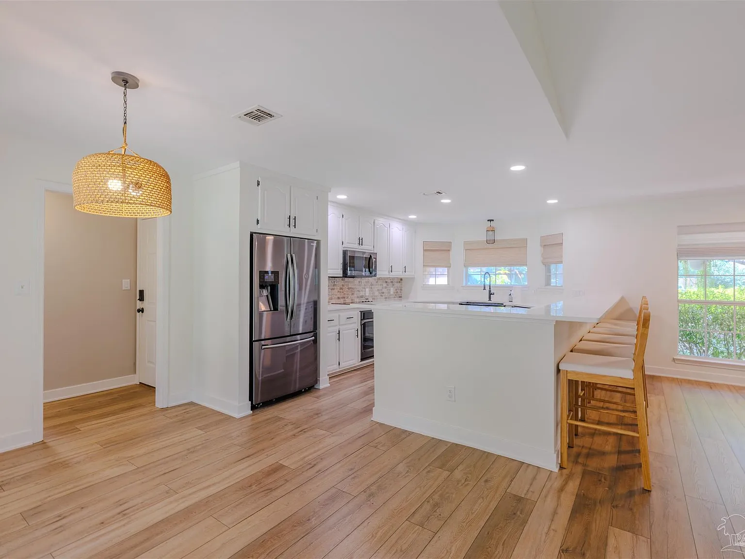 3 bed, 2755 sqft, $3,500 — Photo 3