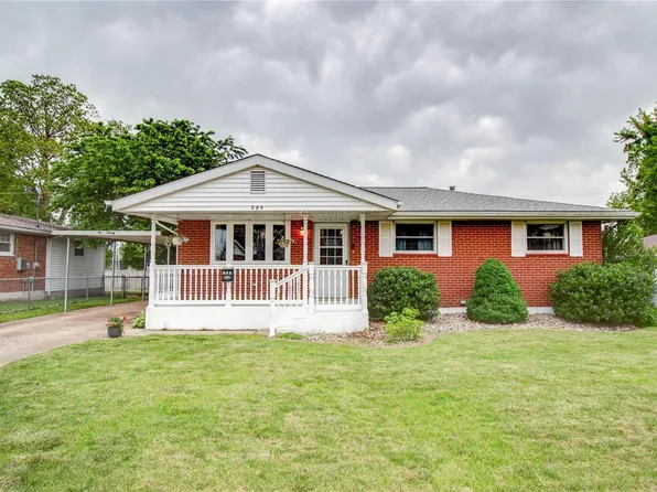 120 Windsor Pl, Bethalto, IL 62010