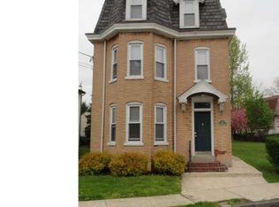 33 E Vine St, Stowe, PA