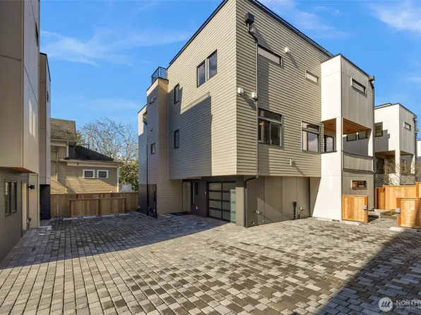 1412 N 47th Street #A, Seattle, WA 98103