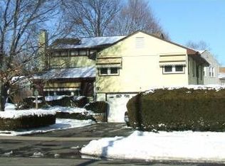 134 King Philip Dr, West Hartford, CT 06117