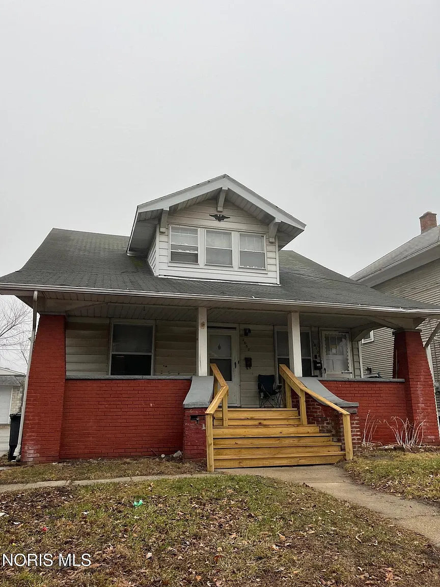 2052 South Ave photo 1