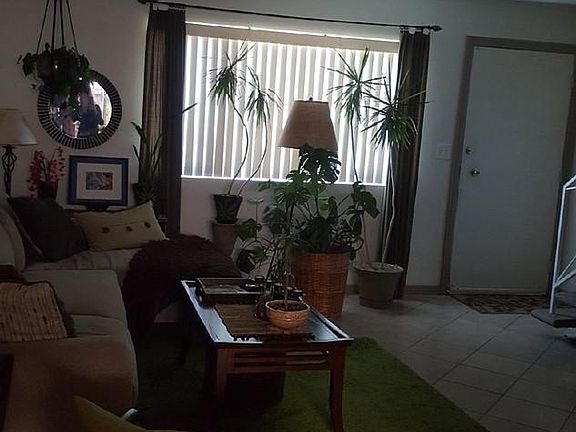 1st floor living room occupied