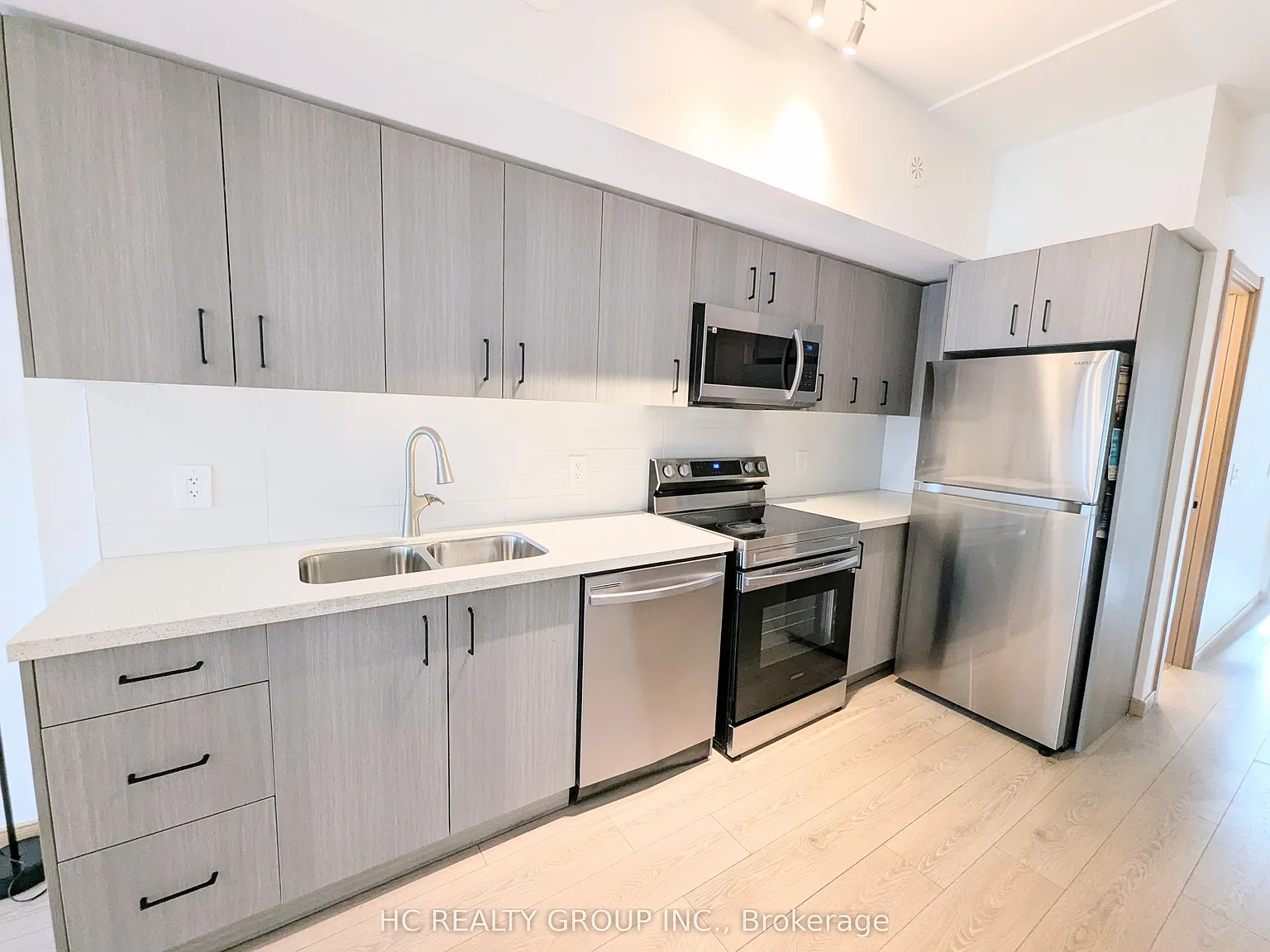 2 bed, $2,700 — Photo 2