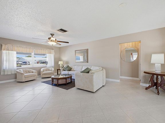 5th image of 2020 SW 17th Avenue