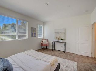 8406 N Fusion Way, Northridge, CA 91324