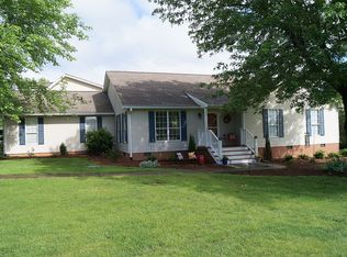 2018 Pointe Barton Dr, Lebanon, TN 37087